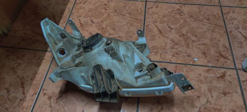 Toyota Hilux D4D 09-11 Original Headlights