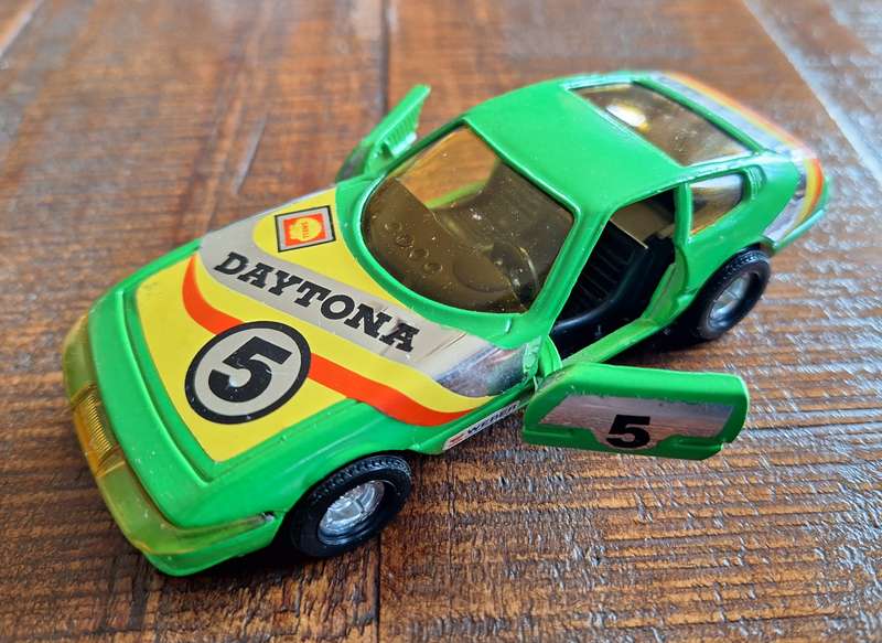 Corgi Ferrari Daytona 300