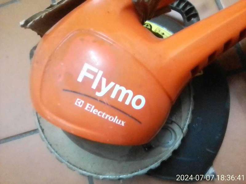 FLYMO ELECTROLUX CONTOUR 700 WEEDEATER