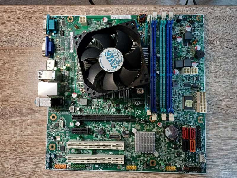 Motherboard from Lenovo ThinkCenter M92p desktop  CPU AND RAM IS INCLUDED