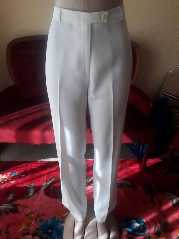 LADIES PANTS: WHITE DRESS PANTS - SIZE 14/38/XL - LIKE NEW