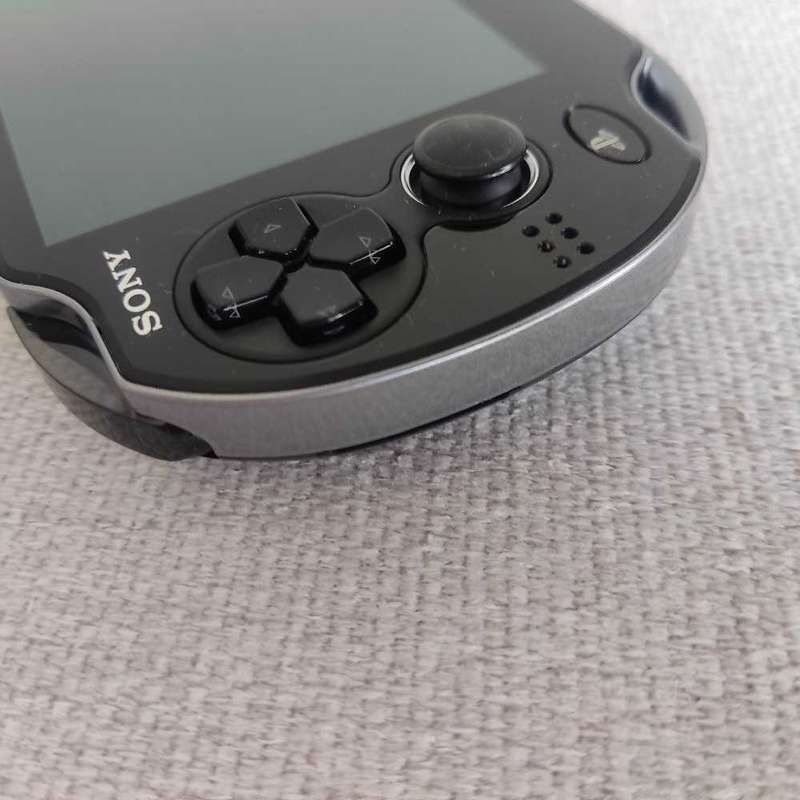 Playstation Vita (Ps Vita) handheld console Sony Borderlands 2 pack