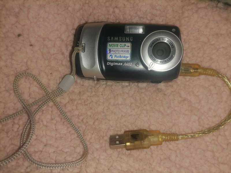 Samsung digimax battery operated camera