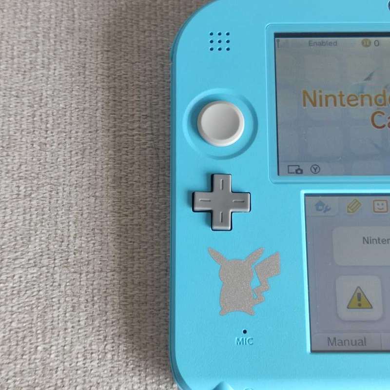 Nintendo 2ds Pokémon Sun and Moon edition console +original charger
