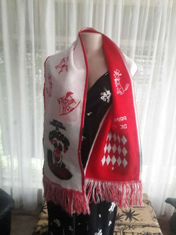 CIRCUS SCARF FORM THE 1980`S PRINCIPAUTE DE MONACO FESTIVAL INTERNASTIONAL OU MONTECARLO