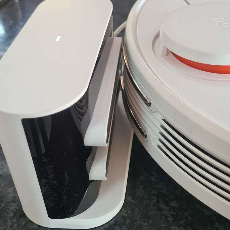 Mi Robot vacuum mop P (working, replace battery)