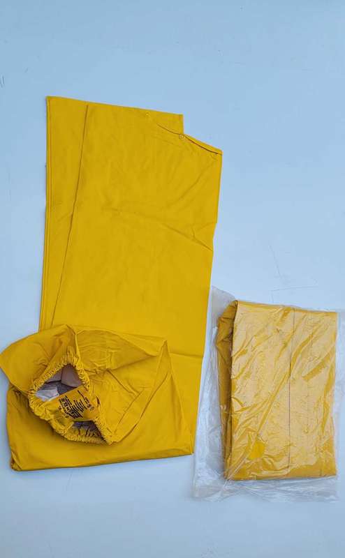 XL High Quality Zip & Buttons 2-Piece Rain Coat (Bid Per Piece)