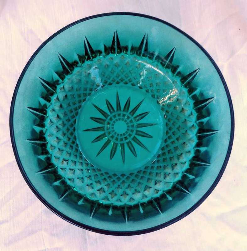 Vintage retro Arcoroc emerald green bowls set of 9