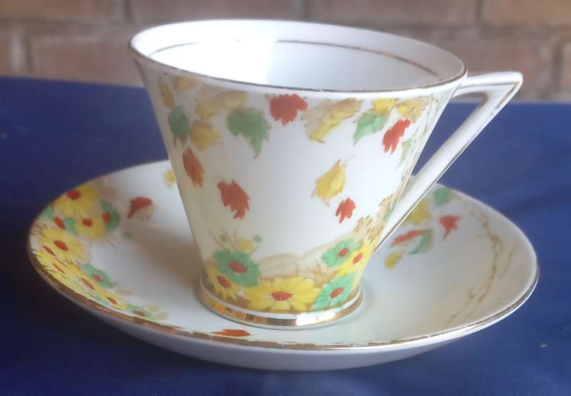 Royal Standard bone china duo (Falling leaf)
