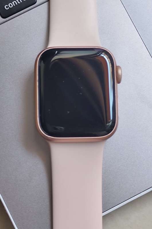 Apple watch series 5 40mm Rose Gold (Pre Owned)