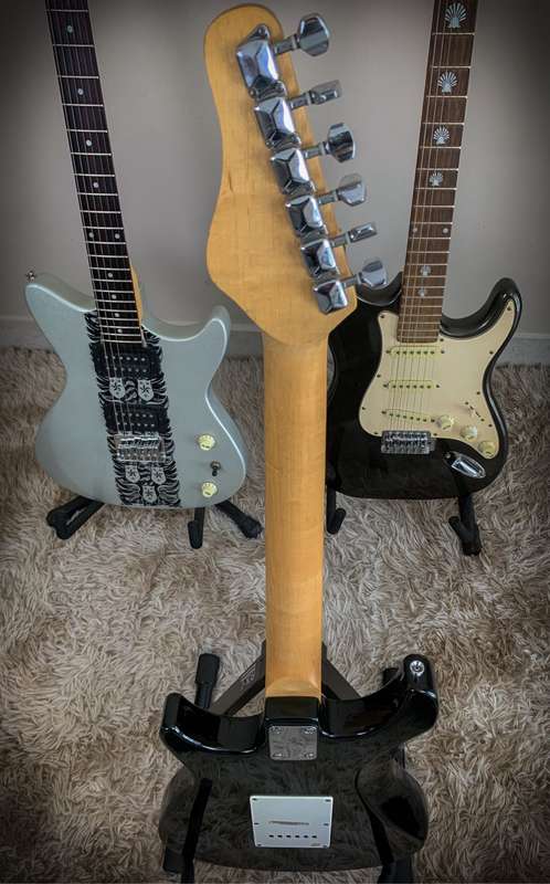Behringer Electric Guitar and Santa Fe Amp Combo