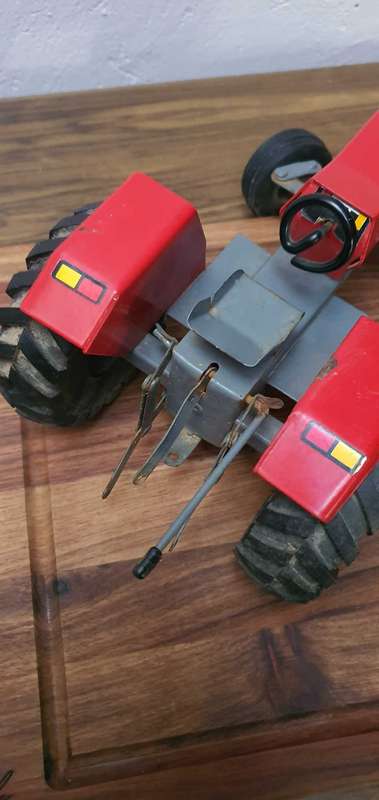 Massey Ferguson 290 model tractor 1:16