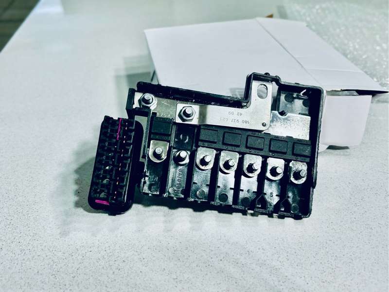 Polo Vivo/9n3/9n Battery Safety Box