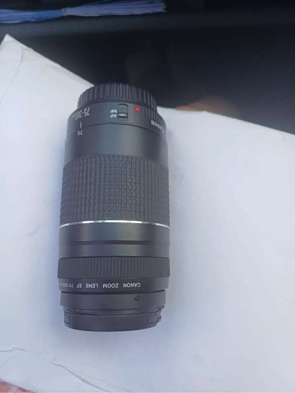CANON EOS M50 MIRRORLESS CAMERA W/ 15-45MM + EF 75-300mm 1:4-5.6 III Lens & Many Extras Worth R7k!!!