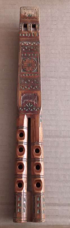 Drone flute made in Yugoslavia. Length 32.3cm. Width 4.2cm. Height 2cm.