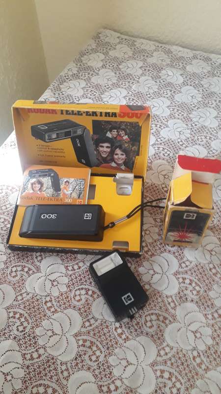 VINTAGE Kodak Tele-Extra 300 with Kodak 100 Flash Unit in original boxes - for a collector!!!!