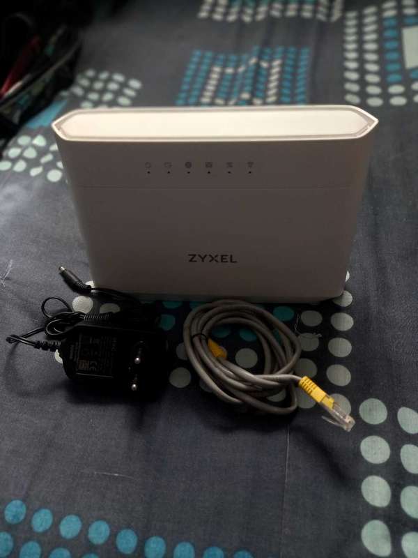 ZYXEL EMG3525-T50B fibre router