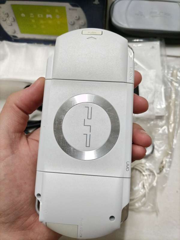 Sony Psp 1000 GIGA PACK Ceramic white Rare
