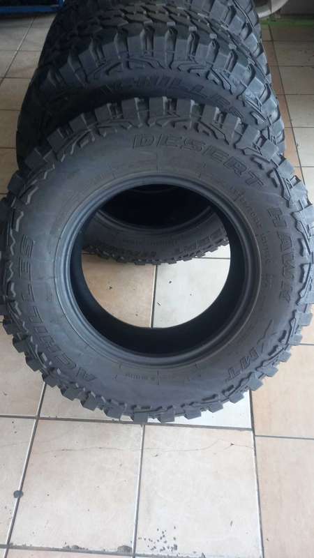 285/70/17(4) Desert Hawk tyres. 70% life