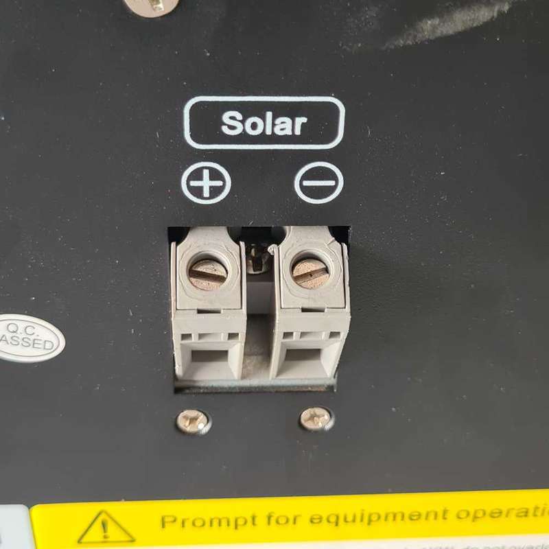 Mecer m-1000w inverter with battery.