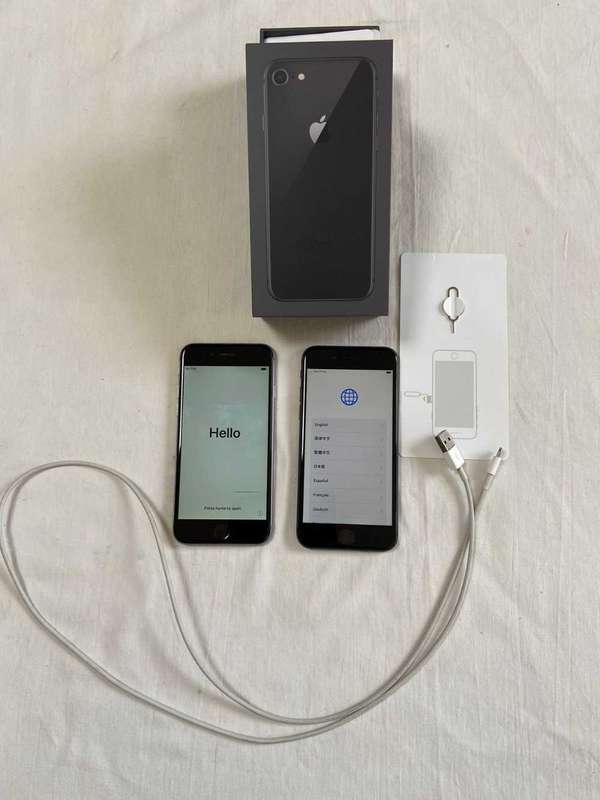 2 Apple iphones for sale: 1 × iphone 6 and 1 × iphone 8.