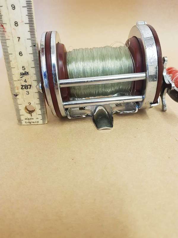 Penn 140 Squidder. Backelite spool.
