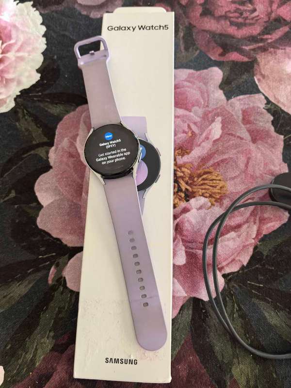 Samsung Galaxy Watch 5 Bt 40mm - Purple Silver Smart Watch