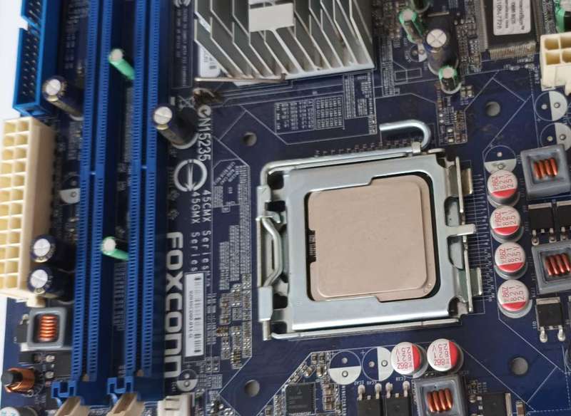 Foxconn N15235 45CMX Motherboard Socket LGA115XDBP 3520 with 2x 1GB DDR2 Ram