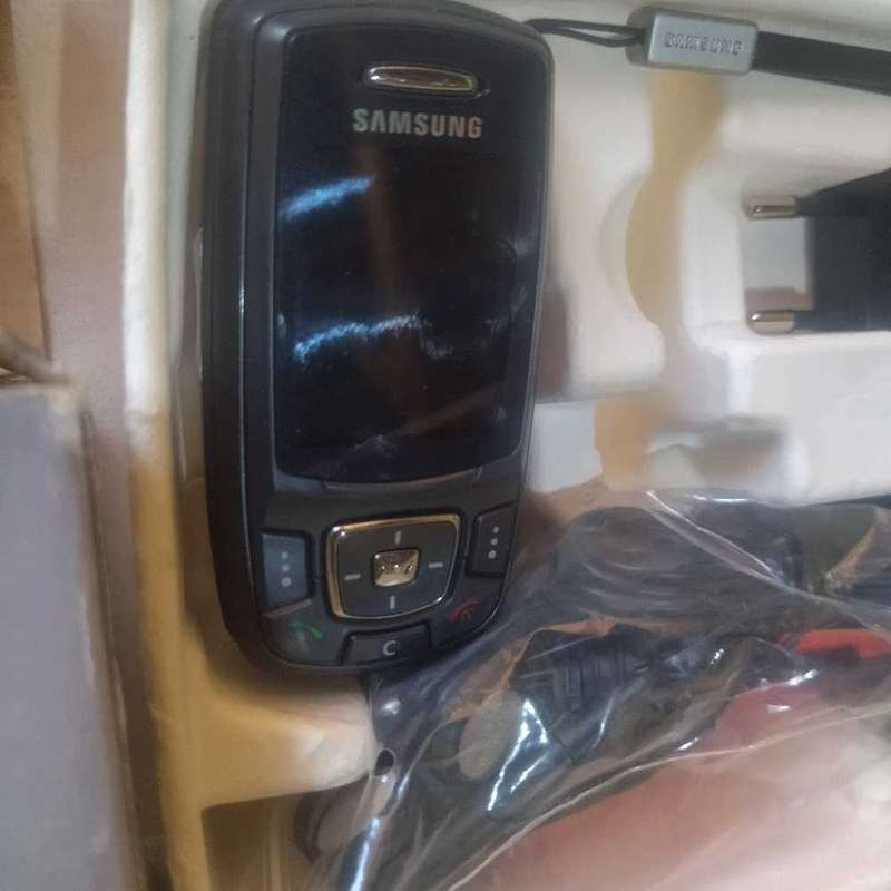 SAMSUNG SGH-E370 MOBILE PHONE