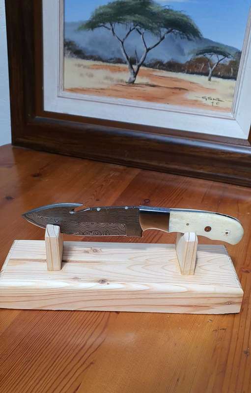 Handmade Damascus hunting knife