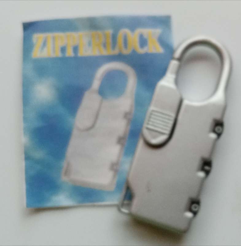 Zipperlock combination lock