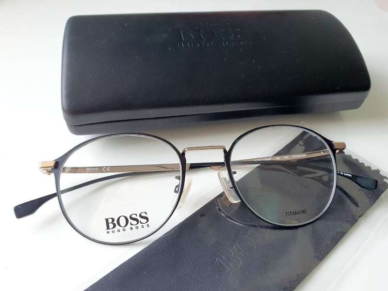HUGO BOSS 1068/F/O6W Eyewear - TITANIUM EDELOPTICS - VALUE R4000.00 +