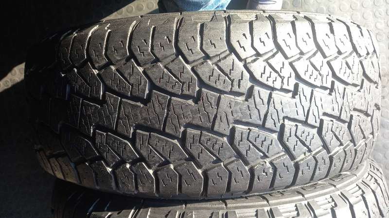 265/60/18 Hankook Dinapro. Still looking good
