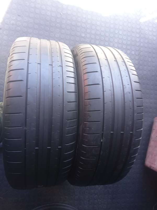 245/45/20 Pirelli Pzerro. Non runflat. 70%