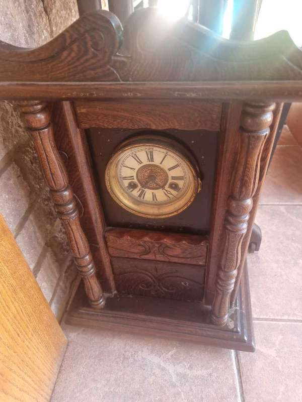 3 X antique  clocks