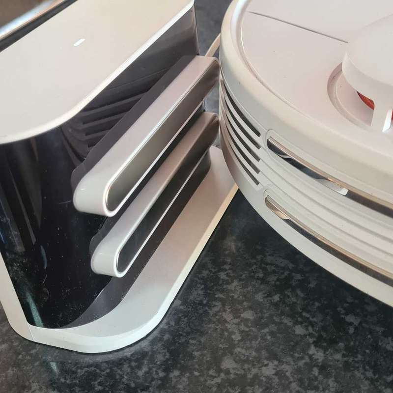 Mi Robot vacuum mop P (working, replace battery)