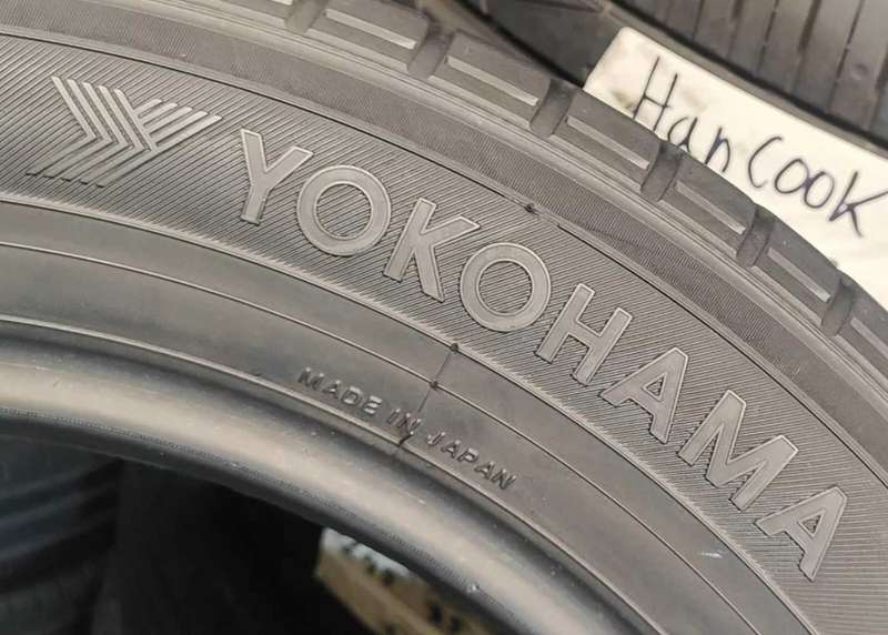 Available 4 pcs 215/60/17 #Yokohama used