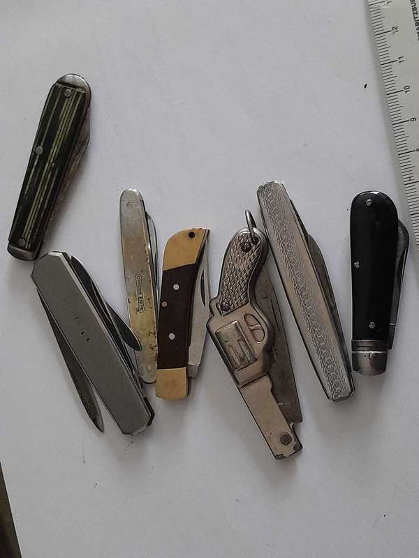 Collection of vintage mini knives.