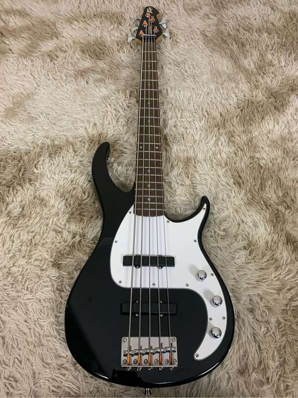 Peavey Milestone Bass Guitar 5-String