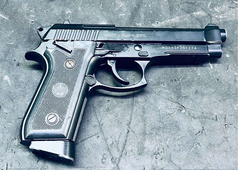 Kwc c02 BB gun
