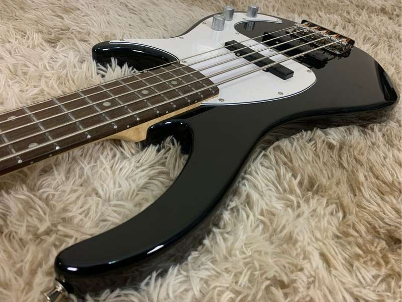 Peavey Milestone Bass Guitar 5-String