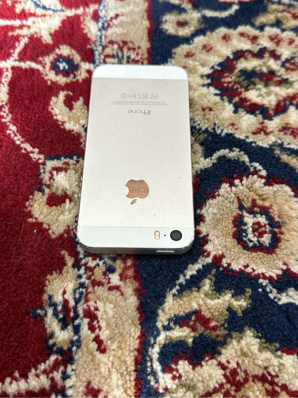 RARE/ Collectors -IPhone 5S 32GB Silver