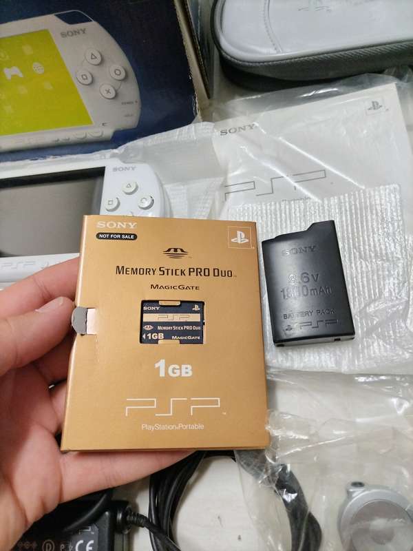 Sony Psp 1000 GIGA PACK Ceramic white Rare