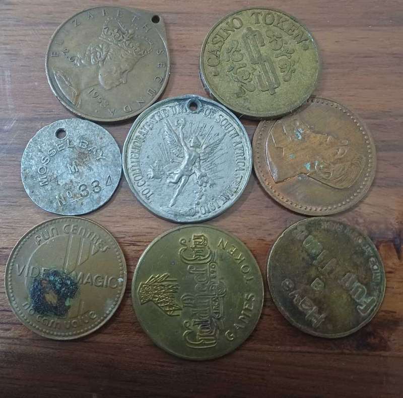Lot4 Tokens and Medallatoins as per picturs