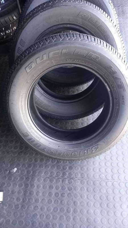 235/65/17 Bridgestone Duerler HT. 90%