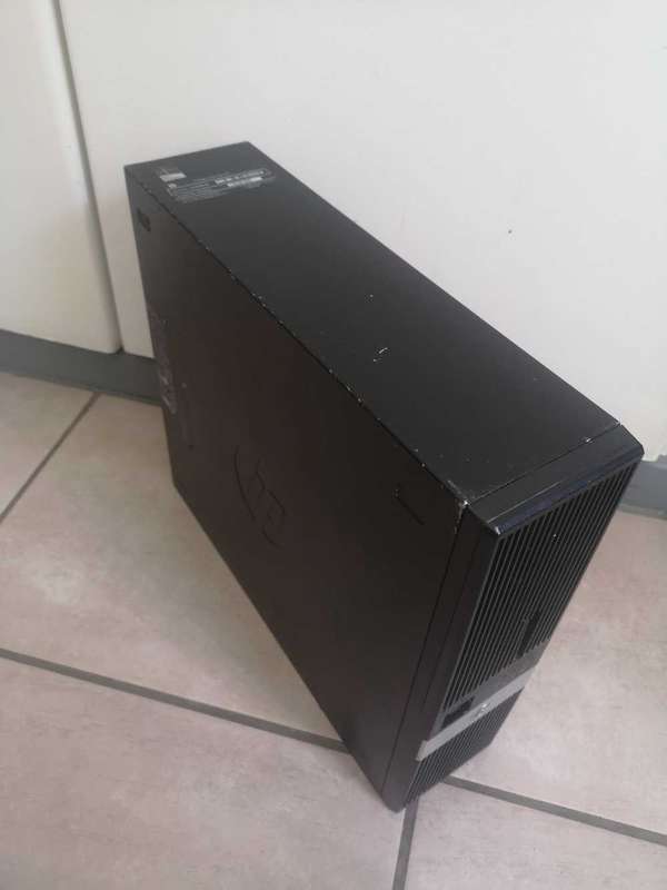 HP RP5 desktop pc