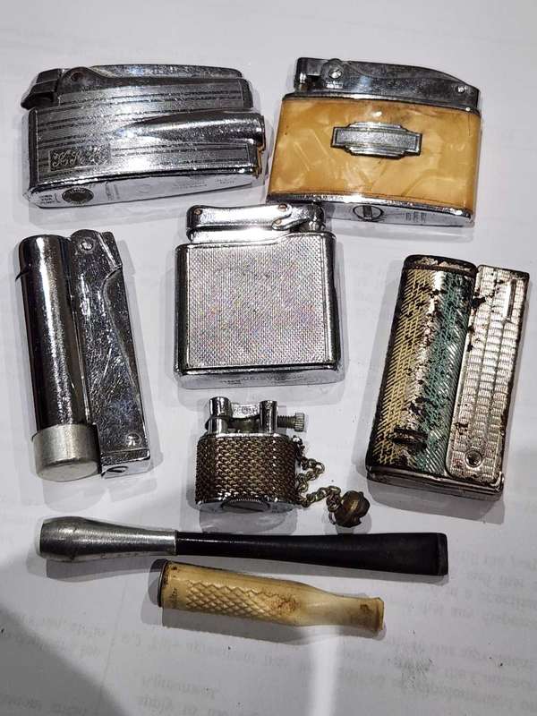 Vintage lighters x6 and 2 cigarette holders - what a find!!
