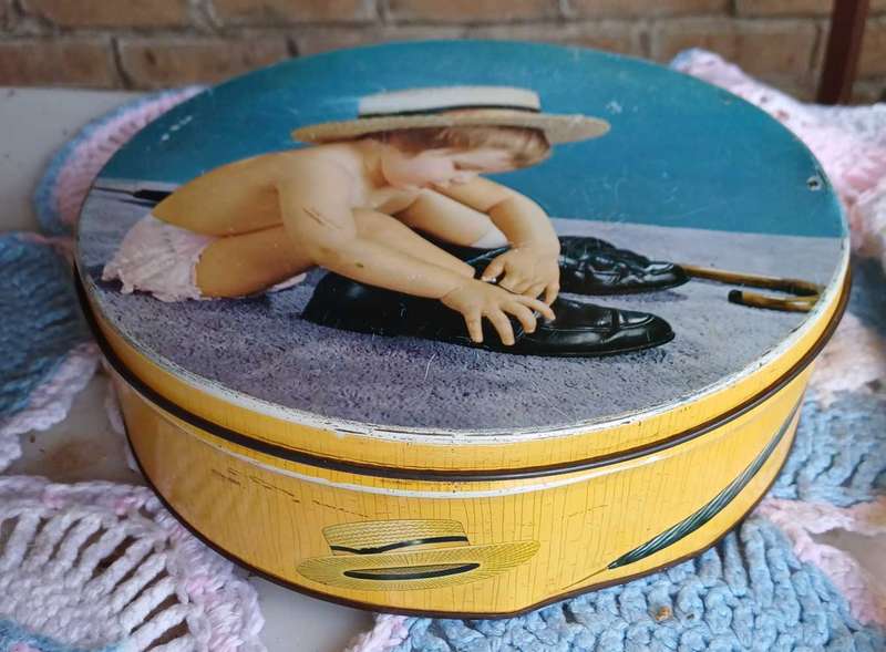 Vintage Bakers LTD tin