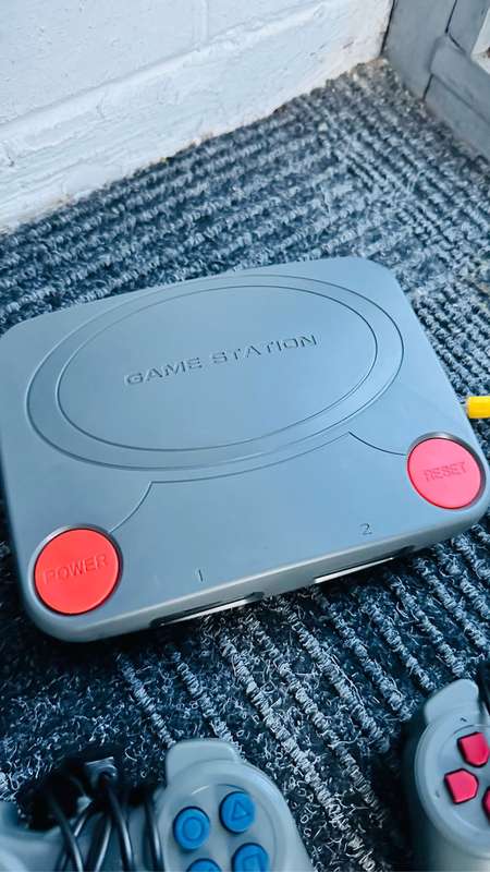 Classic 8-Bit TV Game Station