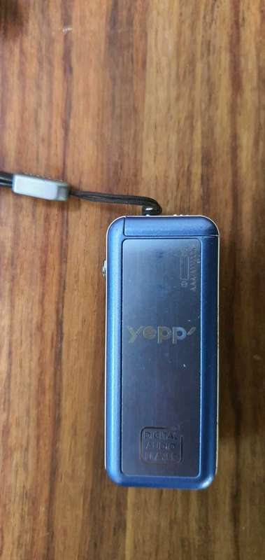Super Rare Samsung MP3 player from 2005 in 100% working condition